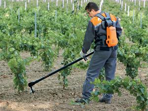 Hand cultivator on batery